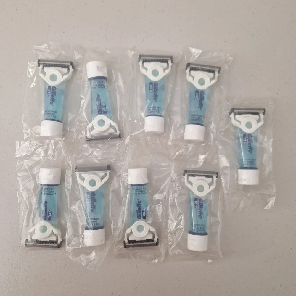 Gillette TREO Disposable Razors With Built-in Shave Gel (9 ct.) NEW SEALED